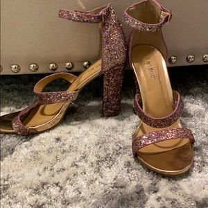 💓3/$30 PINK SPARKLE Heels